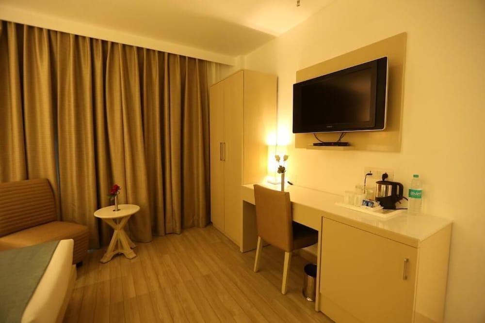 Hotel Shanti Palace West Patel Nagar New Delhi Bagian luar foto