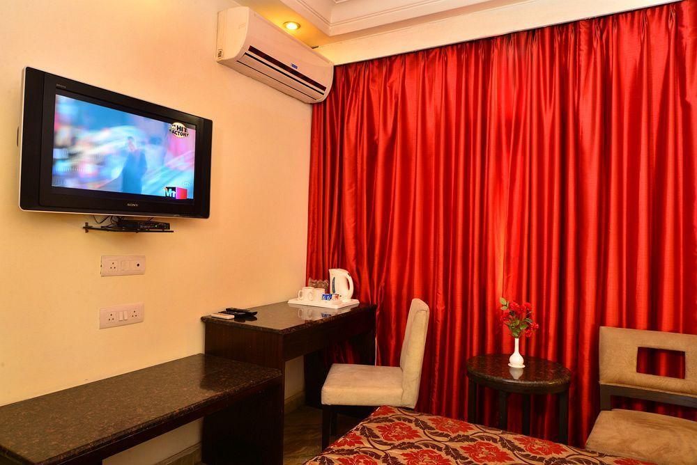Hotel Shanti Palace West Patel Nagar New Delhi Bagian luar foto
